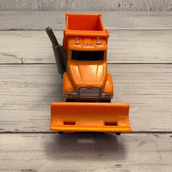 ERTL Hazard Orange DOT Snow Plow Truck Diecast 1:64 (SKU: 264TO) - Picture 4 of 7